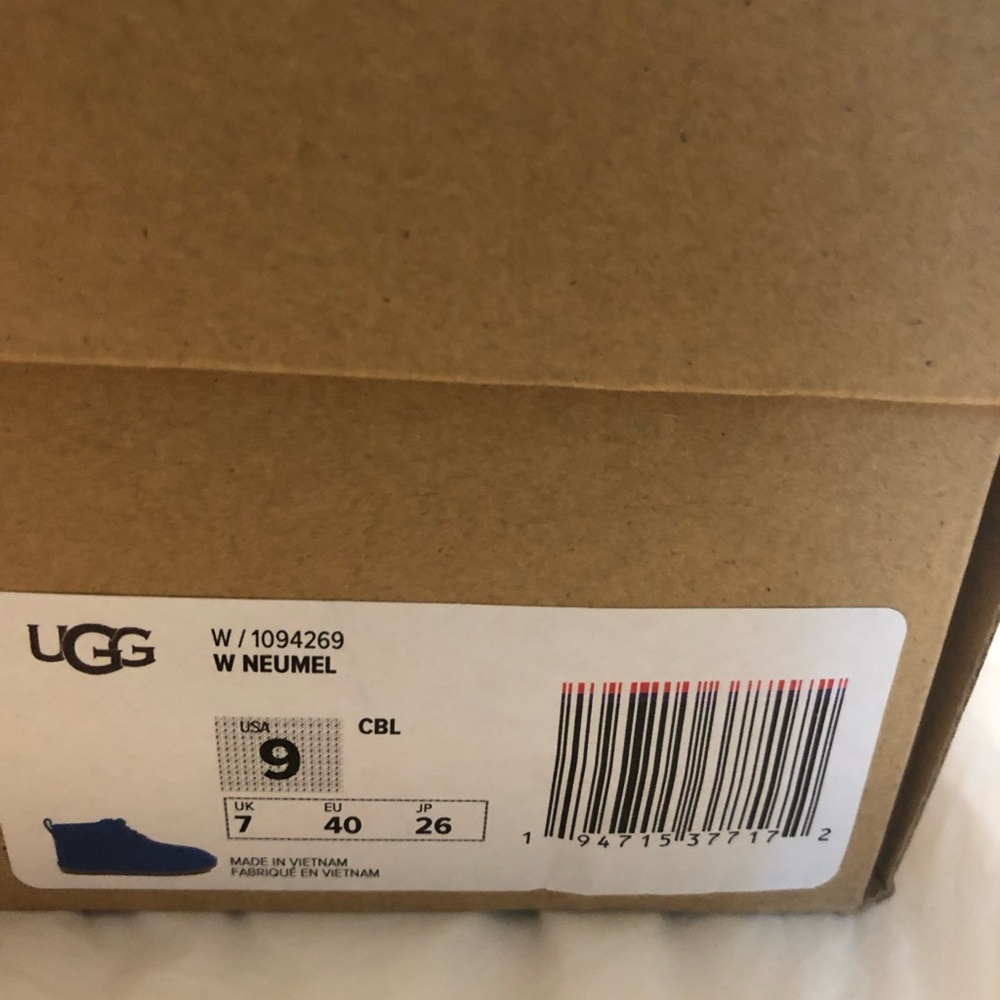 UGG -  Neumel Boot (Women’s) - Picture 8 of 16